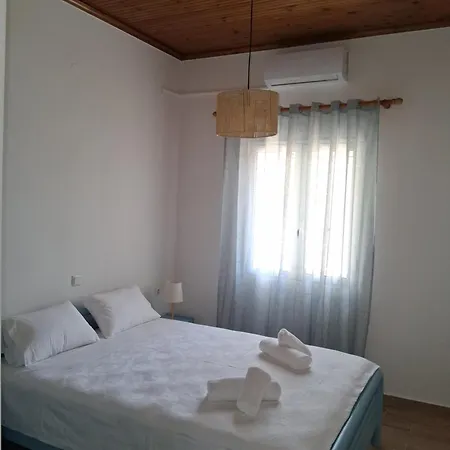 Daire Theoni's Kato Samikon