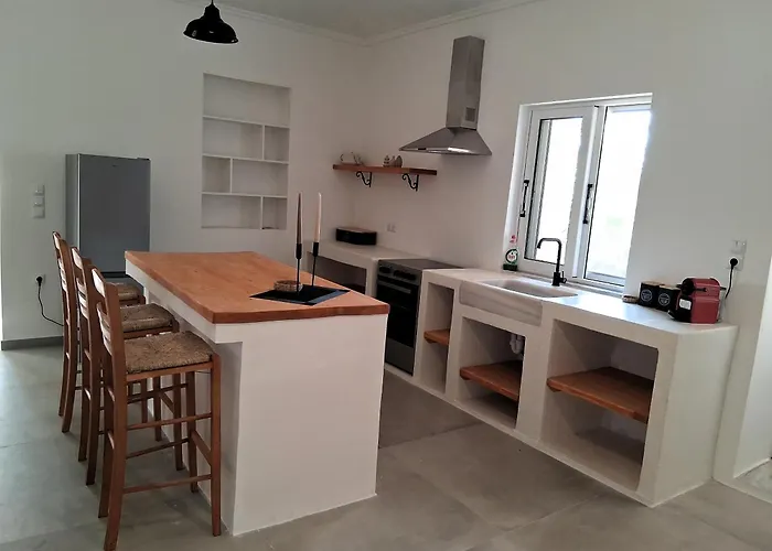 Theoni's Lägenhet *